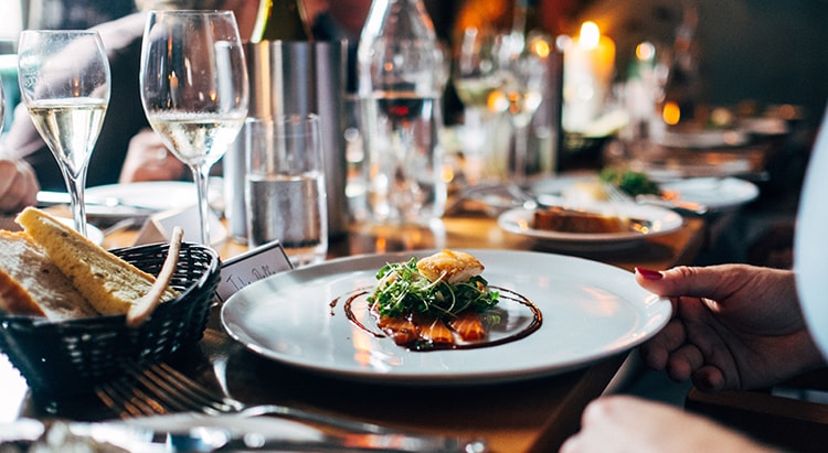 Carbon Free Dining - 3 Ways Your Restaurant Can Reduce Food Waste